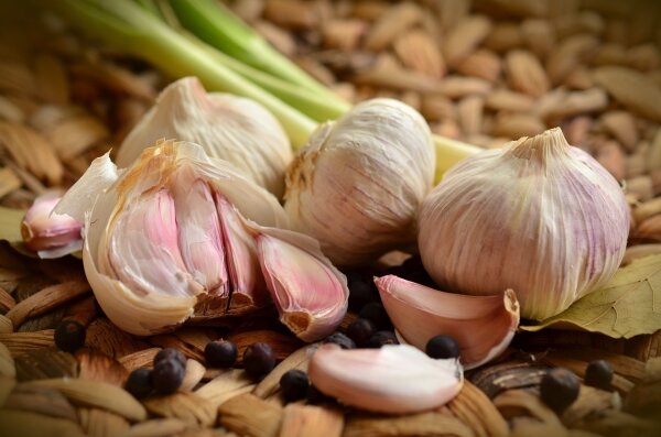Batalia Olivenöl Knoblauch 250 ml